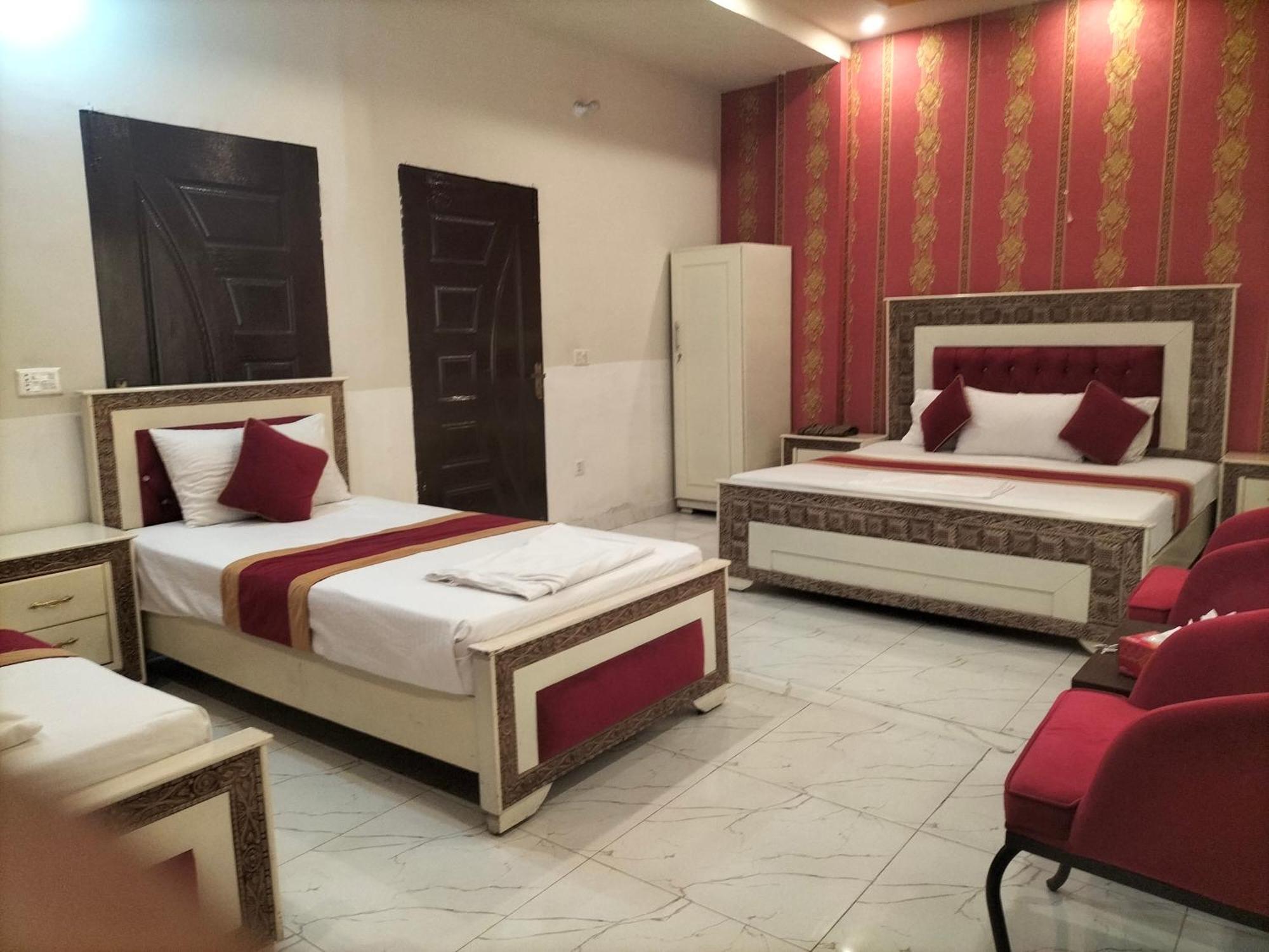 3⋆ HOTEL COMFORT ZONE LAHORE ≡ Лахор, Пакистан ≡ Lowest Booking Rates For  Hotel Comfort Zone Lahore in Лахор